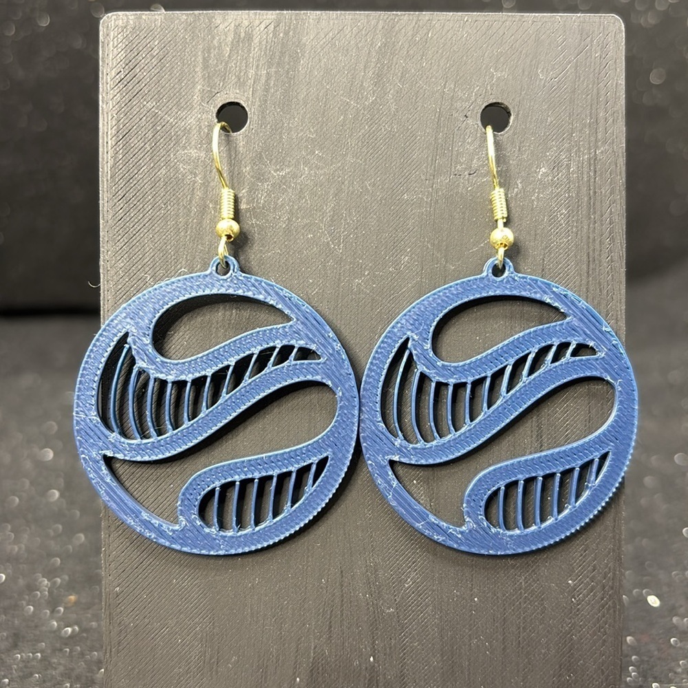 The Grid Twist Blue Earrings - Picture 4 of 5